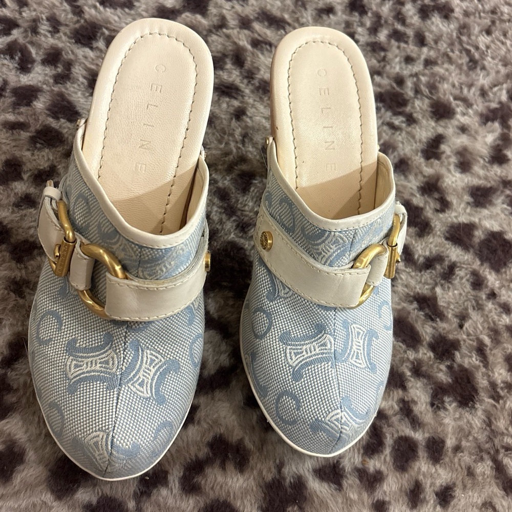 Women’s Blue and White Slip-On Wedge Mule with Gold Accents - Picture 4 of 7